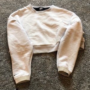 Nike Women’s Long sleeve crop top Size L